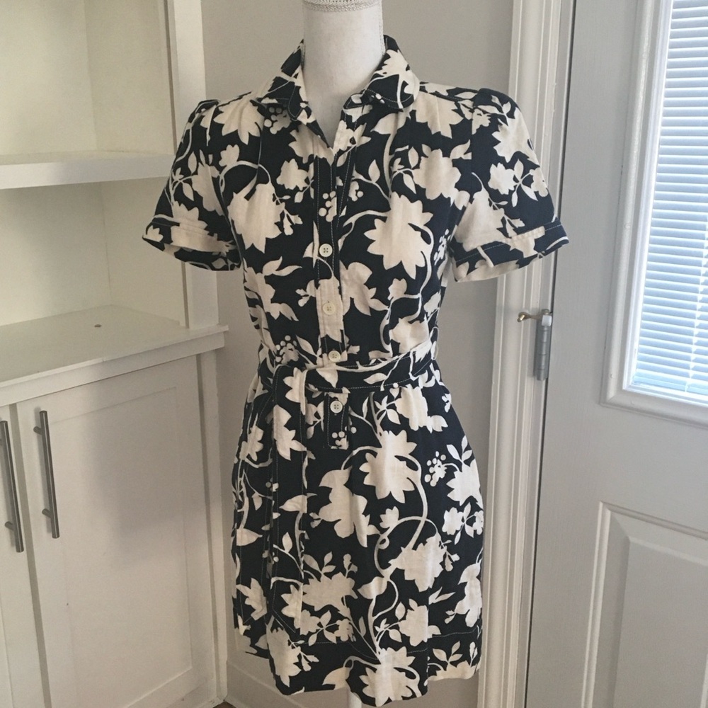 Banana Republic Black and Cream Patterned Garment